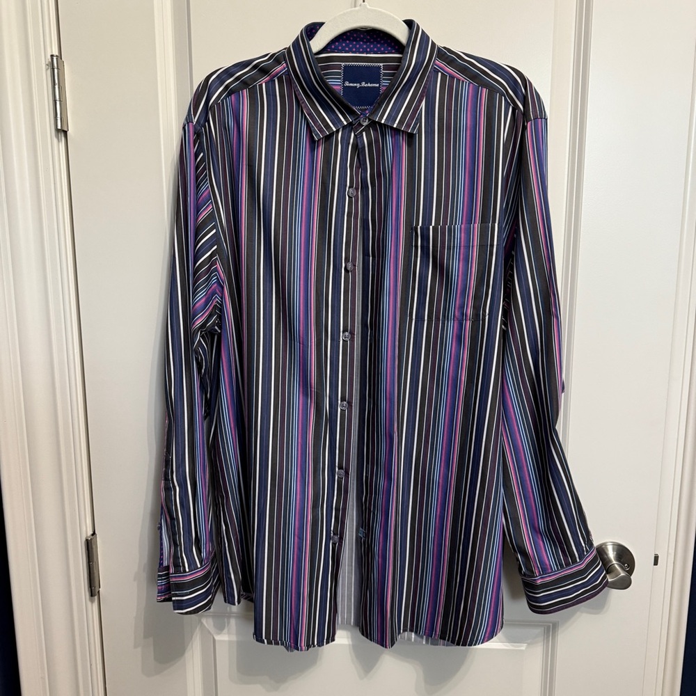 Tommy Bahama men’s shirt long sleeve button down size large perfect for fall